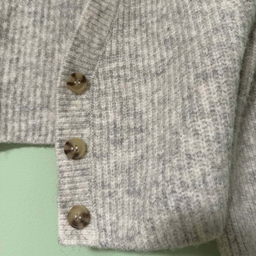 Sky and Sparrow Cropped Sweater - Picture 4 of 9